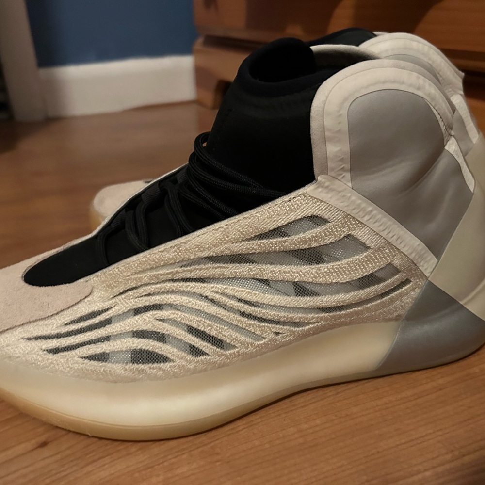 Yeezy qntm